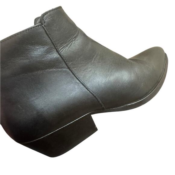 Thursday Boot Co | Women’s 7 | Black Leather | Pointed Toe Booties Block Heel - Picture 6 of 12
